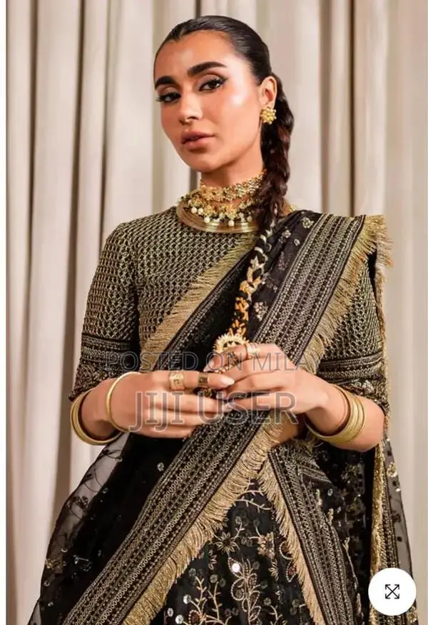 Legha Lightweight Single-Use Garment with Unique Properties