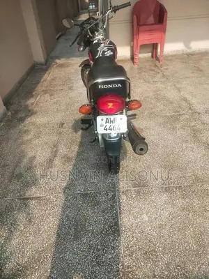 Photo - Honda CG 125 Motorcycle - 2024 Model Low Mileage