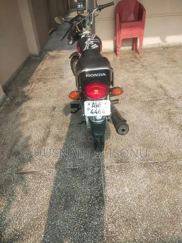 Honda CG 125 Motorcycle - 2024 Model Low Mileage