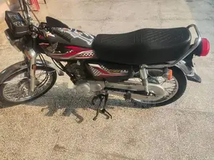 Honda CG 125 Motorcycle - 2024 Model Low Mileage