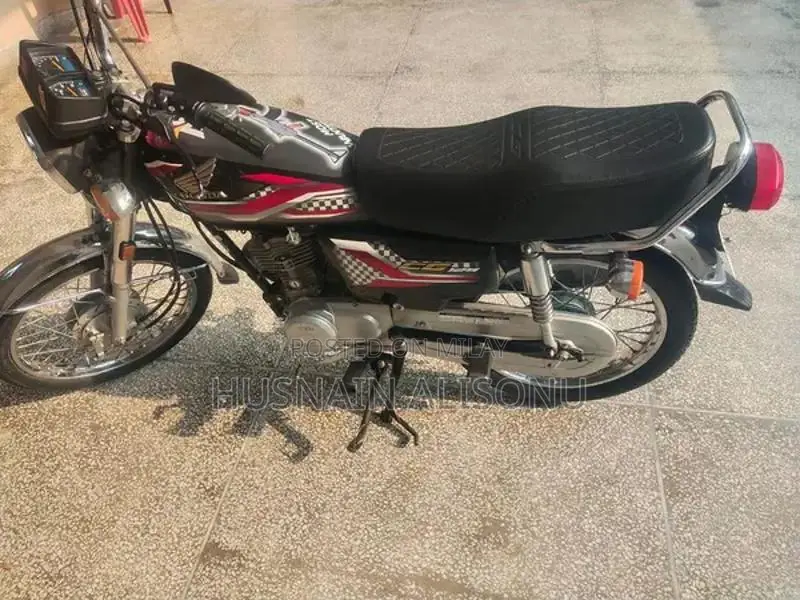 Honda CG 125 Motorcycle - 2024 Model Low Mileage