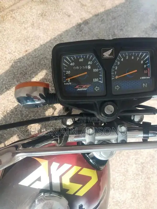 Honda CG 125 Motorcycle - 2024 Model Low Mileage
