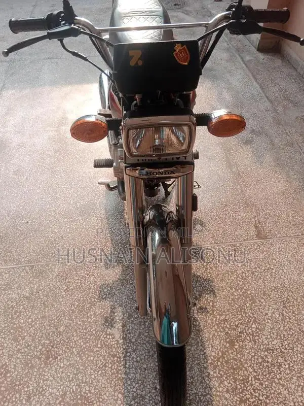 Honda CG 125 Motorcycle - 2024 Model Low Mileage