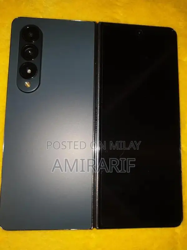 Samsung Foldable Smartphone with High-End Specs