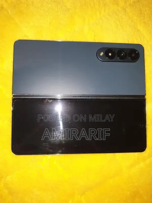 Samsung Foldable Smartphone with High-End Specs