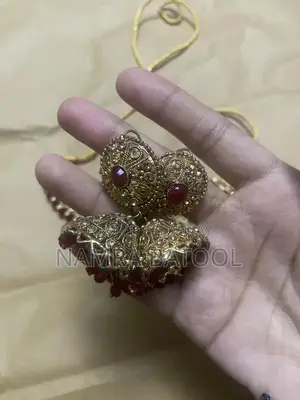 Elegant Ethnic Bridal Jewellery Set with Jumkas