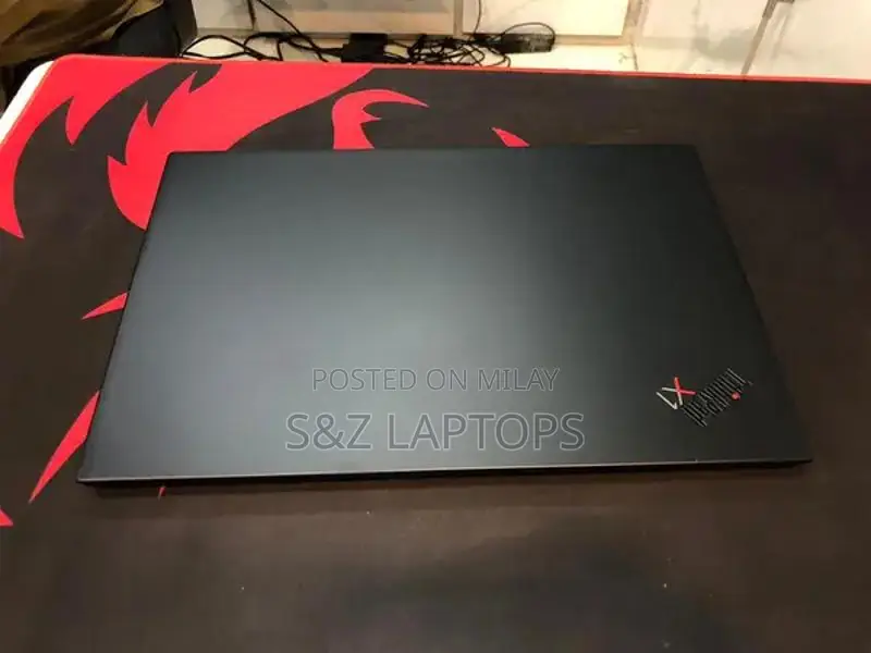 Lenovo ThinkPad X1 Carbon Ultrabook - 10th Gen Intel Core i7