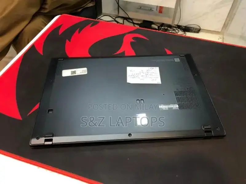 Lenovo ThinkPad X1 Carbon Ultrabook - 10th Gen Intel Core i7