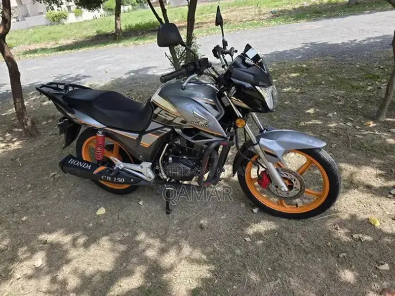 Honda CB 150F Motorcycle - Low Mileage, Well-Maintained Sports Bike