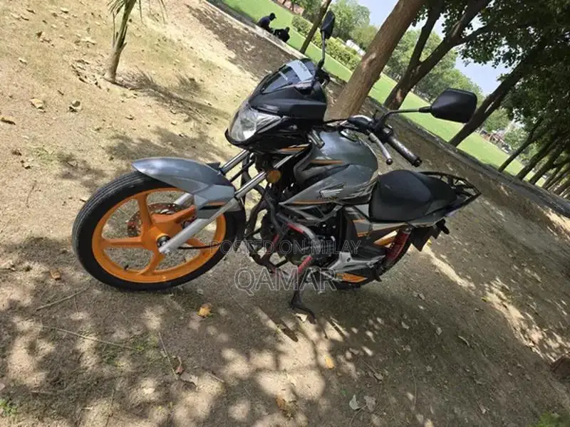 Honda CB 150F Motorcycle - Low Mileage, Well-Maintained Sports Bike