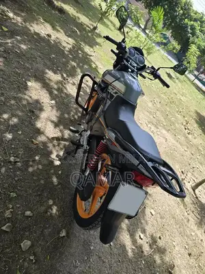 Honda CB 150F Motorcycle - Low Mileage, Well-Maintained Sports Bike