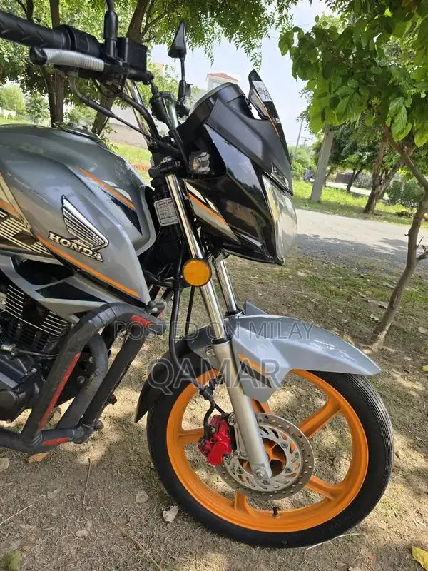 Honda CB 150F Motorcycle - Low Mileage, Well-Maintained Sports Bike