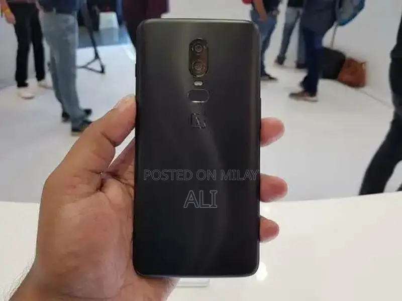 OnePlus 6 Dual SIM Smartphone with 20MP Camera