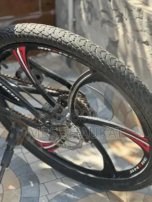 Kross Mountain Bike with Disc Brakes and Suspension Fork