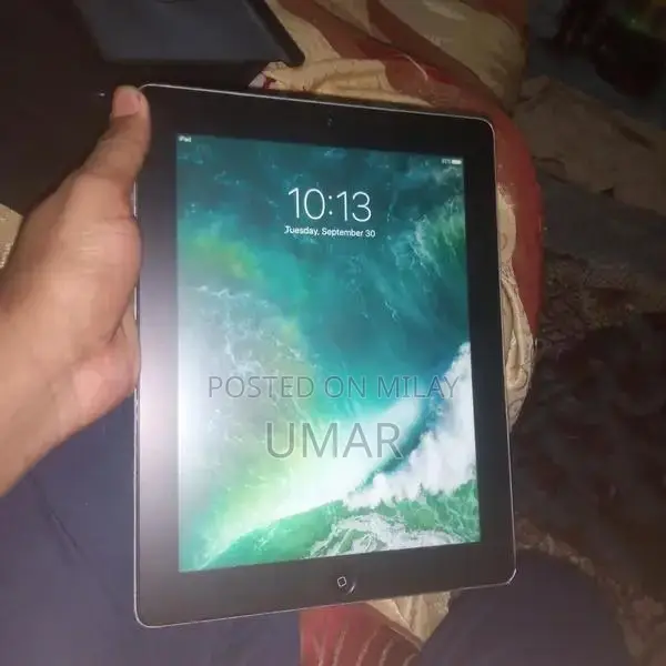 Apple iPad 4 10.1-inch Tablet - Good Condition