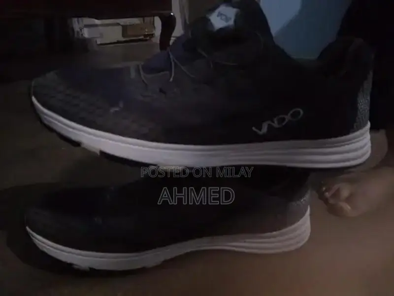 Women's Running Shoes - Comfortable Athletic Footwear Size 7/39