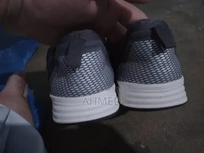 Women's Running Shoes - Comfortable Athletic Footwear Size 7/39