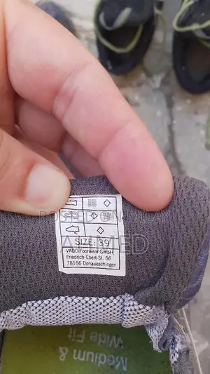 Women's Running Shoes - Comfortable Athletic Footwear Size 7/39