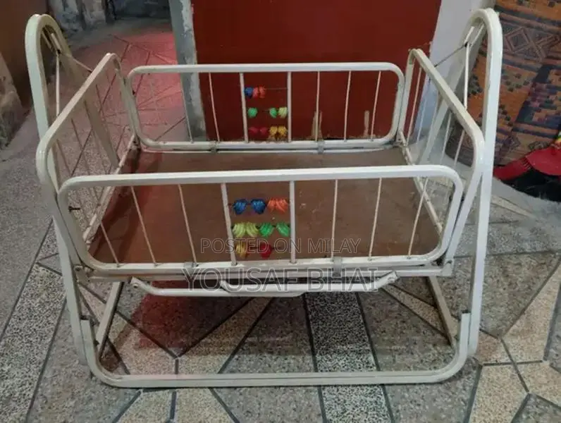 Foldable Baby Swing Bed - Portable Infant Sleeping Solution