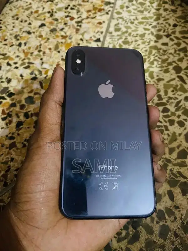 Apple iPhone XS 64GB Smartphone with Excellent Condition