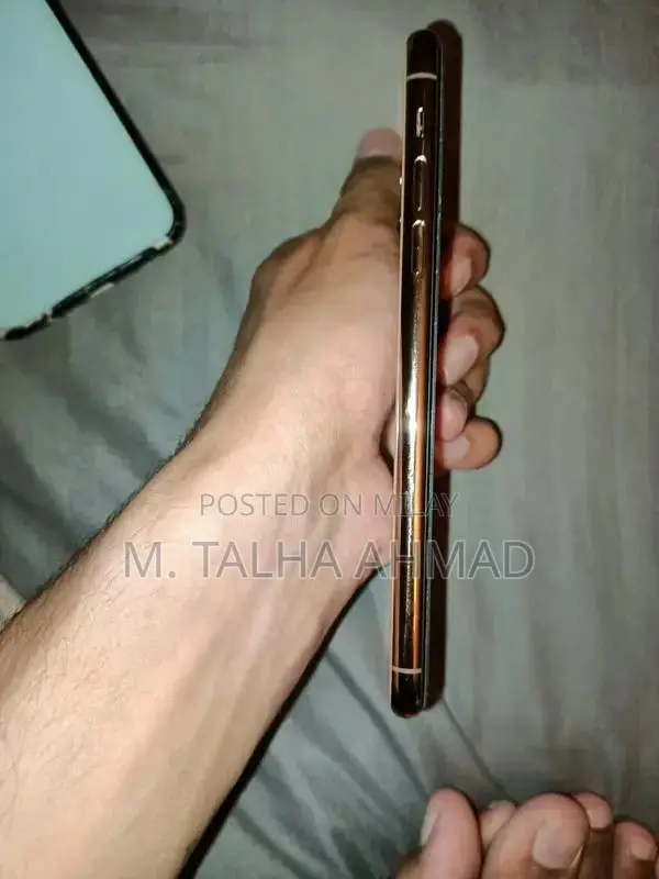 Apple iPhone 11 Pro Max Premium Smartphone