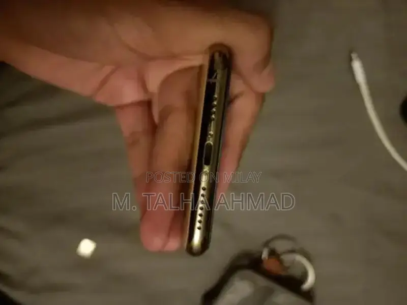 Apple iPhone 11 Pro Max Premium Smartphone