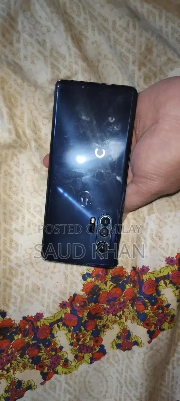 High-Performance Motorola Smartphone with Expanded Storage