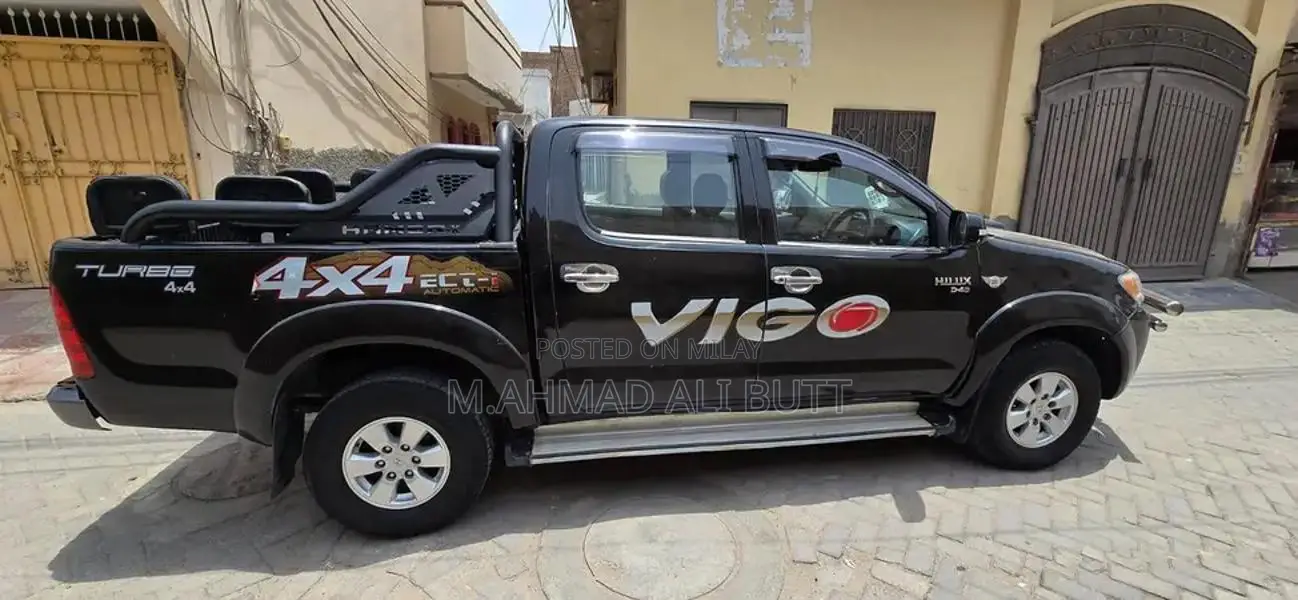 Toyota Hilux Vigo 4x4 Pickup Truck