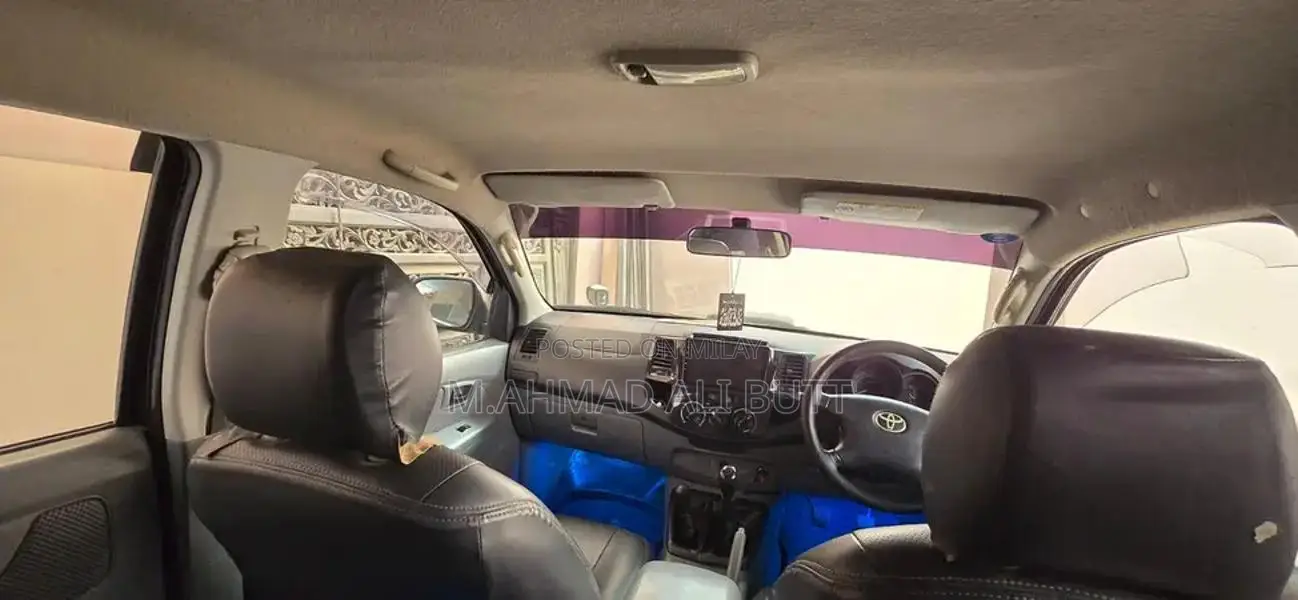 Toyota Hilux Vigo 4x4 Pickup Truck