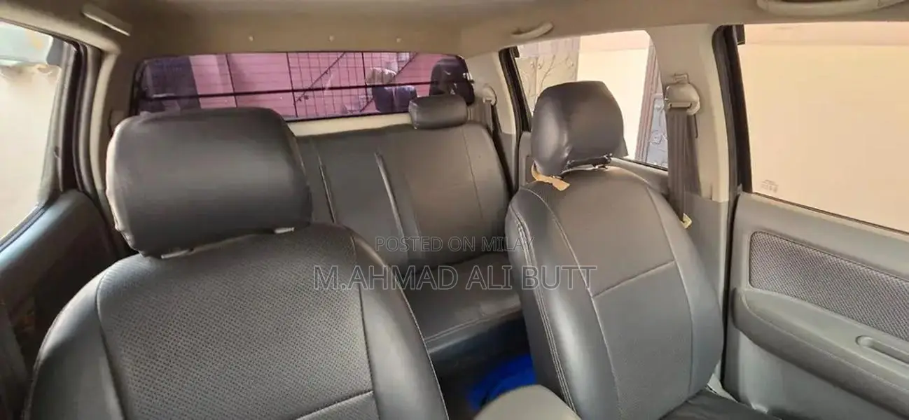 Toyota Hilux Vigo 4x4 Pickup Truck