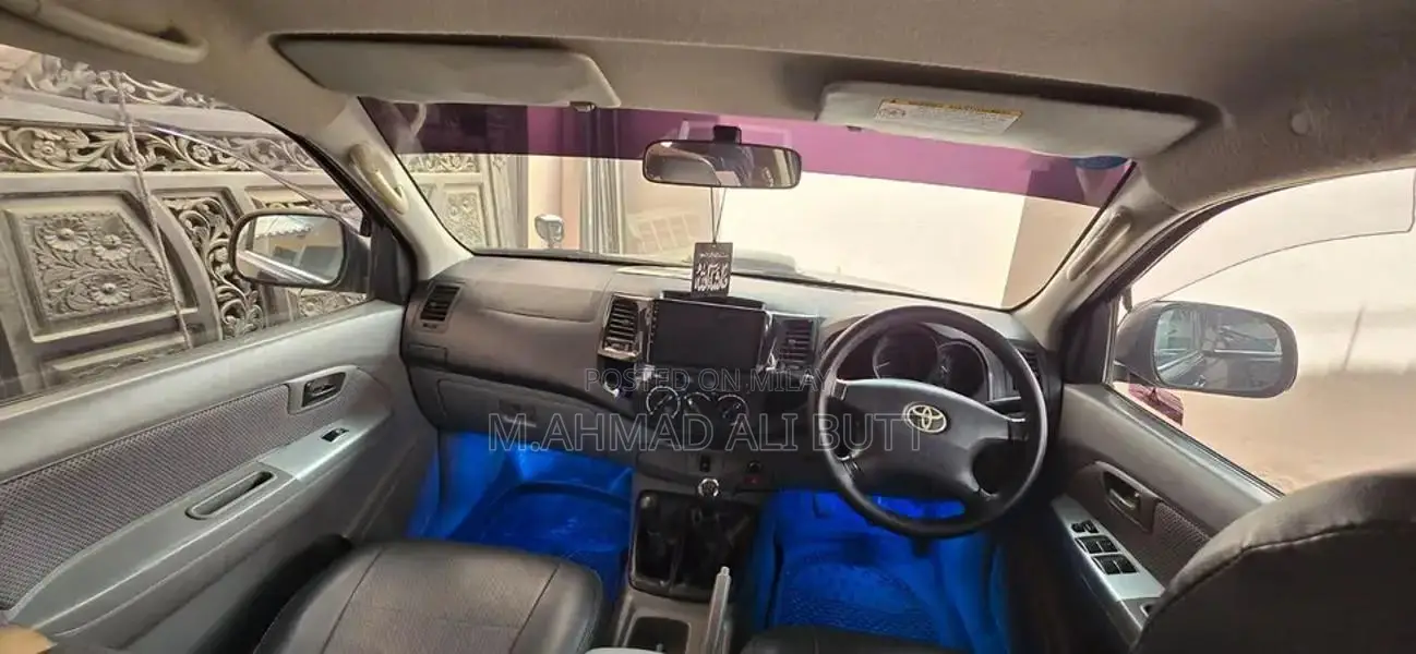 Toyota Hilux Vigo 4x4 Pickup Truck