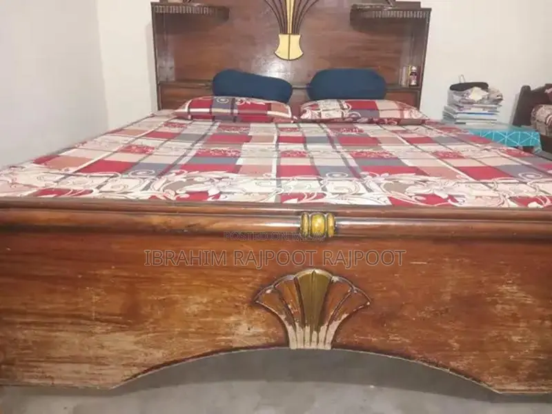 Comfortable Bed with Classic Design