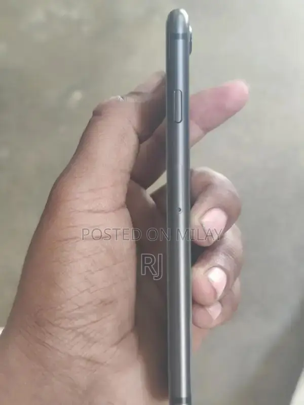 Apple iPhone 8 - High Health Waterproof Smartphone