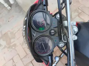 Honda CD 70 Dream Motorcycle - Low Mileage Urban Commuter