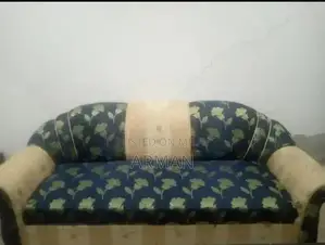 Photo - Comfortable 5-Seater Living Room Sofa Set in Good Condition