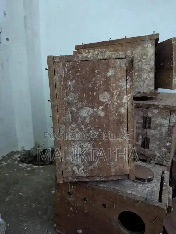 Sturdy Wire Pet Cage for Sale - Good Condition