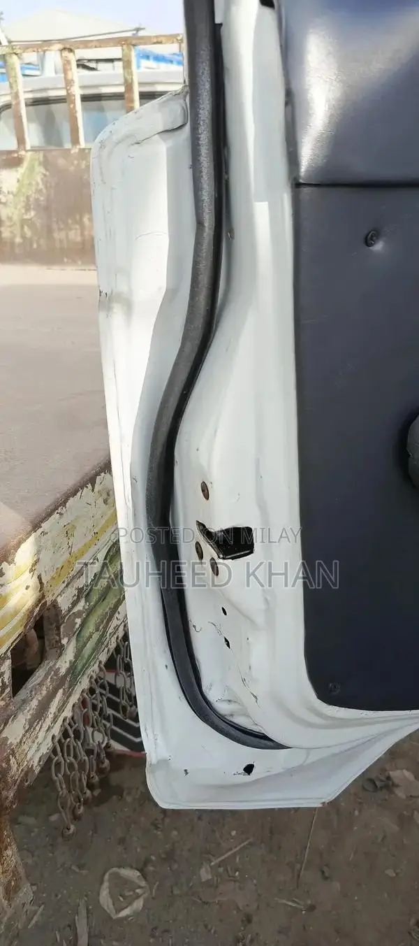 2005 Hyundai Shehzore Truck with Clear Documents