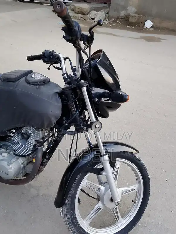 Suzuki GD 110 Motorcycle - Low Maintenance Single Cylinder Bike