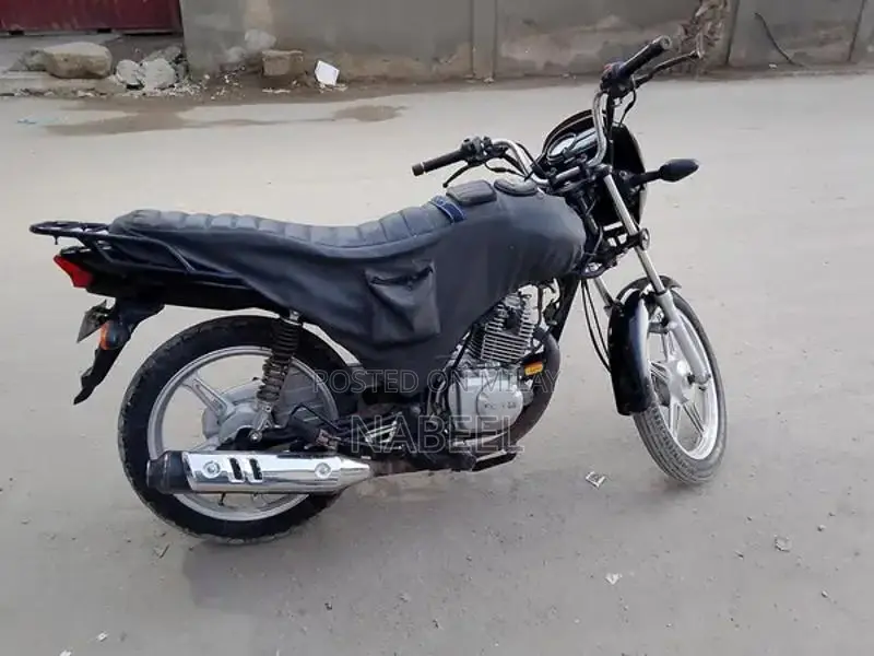 Suzuki GD 110 Motorcycle - Low Maintenance Single Cylinder Bike