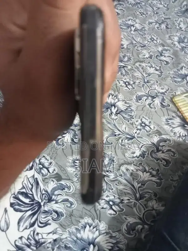 Vivo Smartphone - Non-Functional Device for Parts or Repair