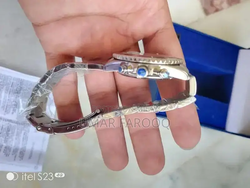 Del Mar Classic Analog Wristwatch - Timeless Elegant Design