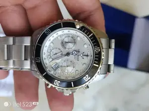 Del Mar Classic Analog Wristwatch - Timeless Elegant Design