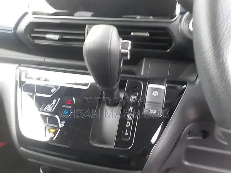 Low-Maintenance Vehicle with Minor Side Scratches