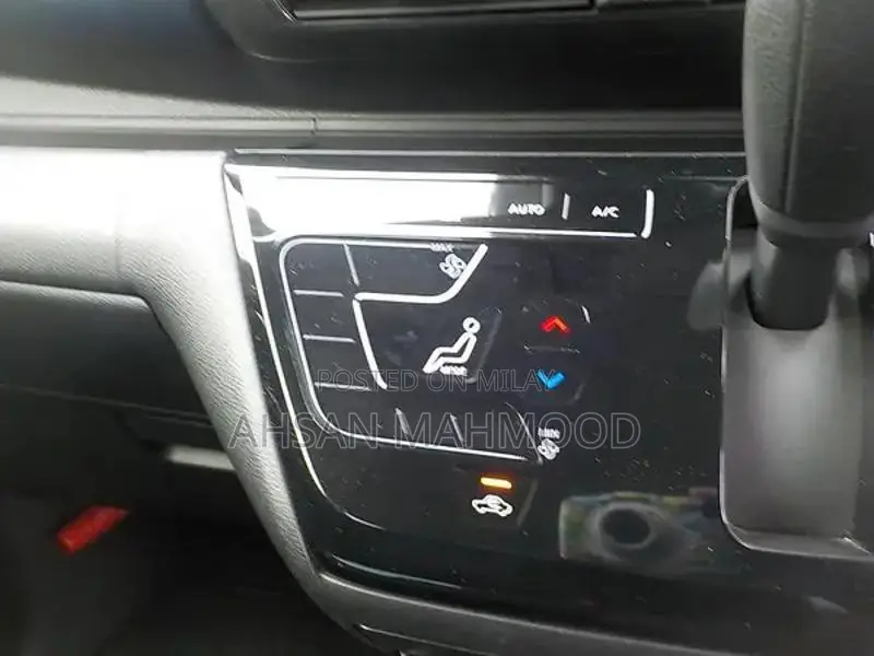 Low-Maintenance Vehicle with Minor Side Scratches