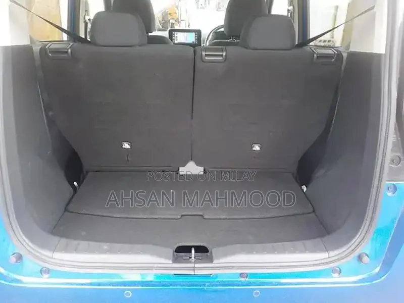 Low-Maintenance Vehicle with Minor Side Scratches