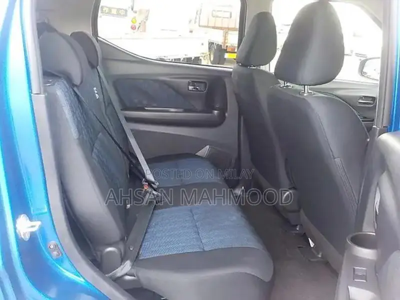 Low-Maintenance Vehicle with Minor Side Scratches