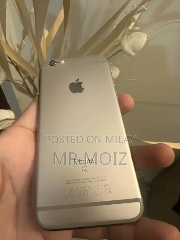 Apple iPhone 6s 128GB Black Smartphone