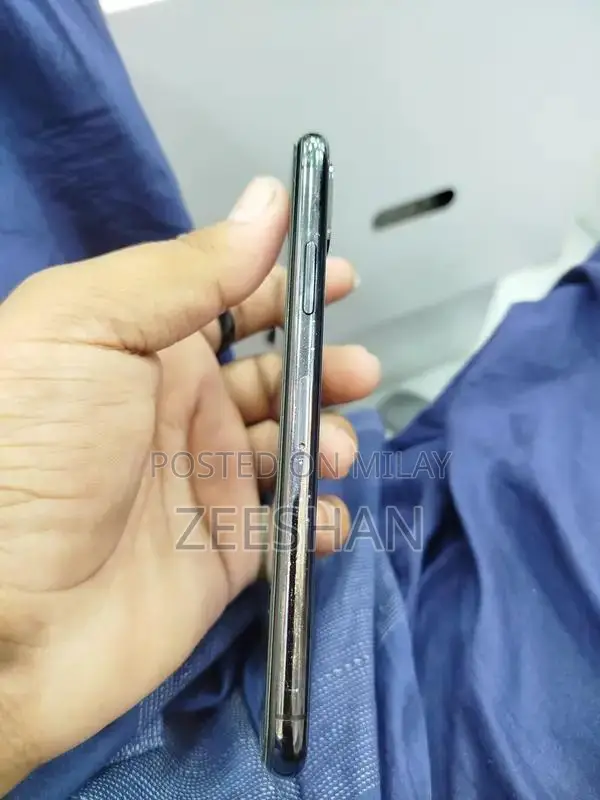 Apple iPhone X 64GB Black Smartphone