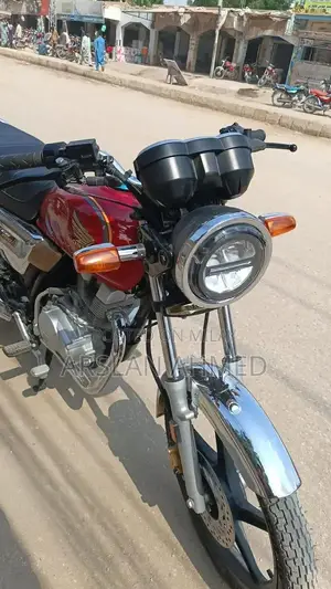 Honda CBR 150cc Sport Motorcycle - 2025 Red Edition