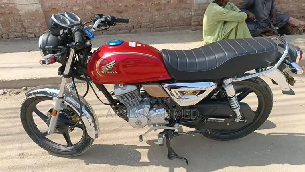 Honda CBR 150cc Sport Motorcycle - 2025 Red Edition